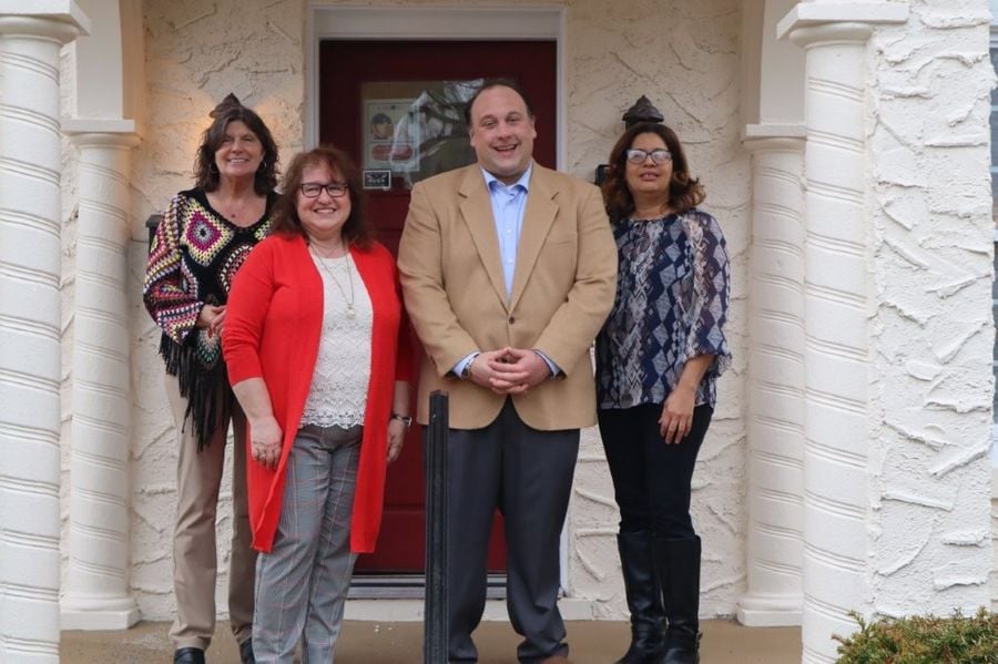 Rep. Lanoue Visits Anchor of Hope in New London